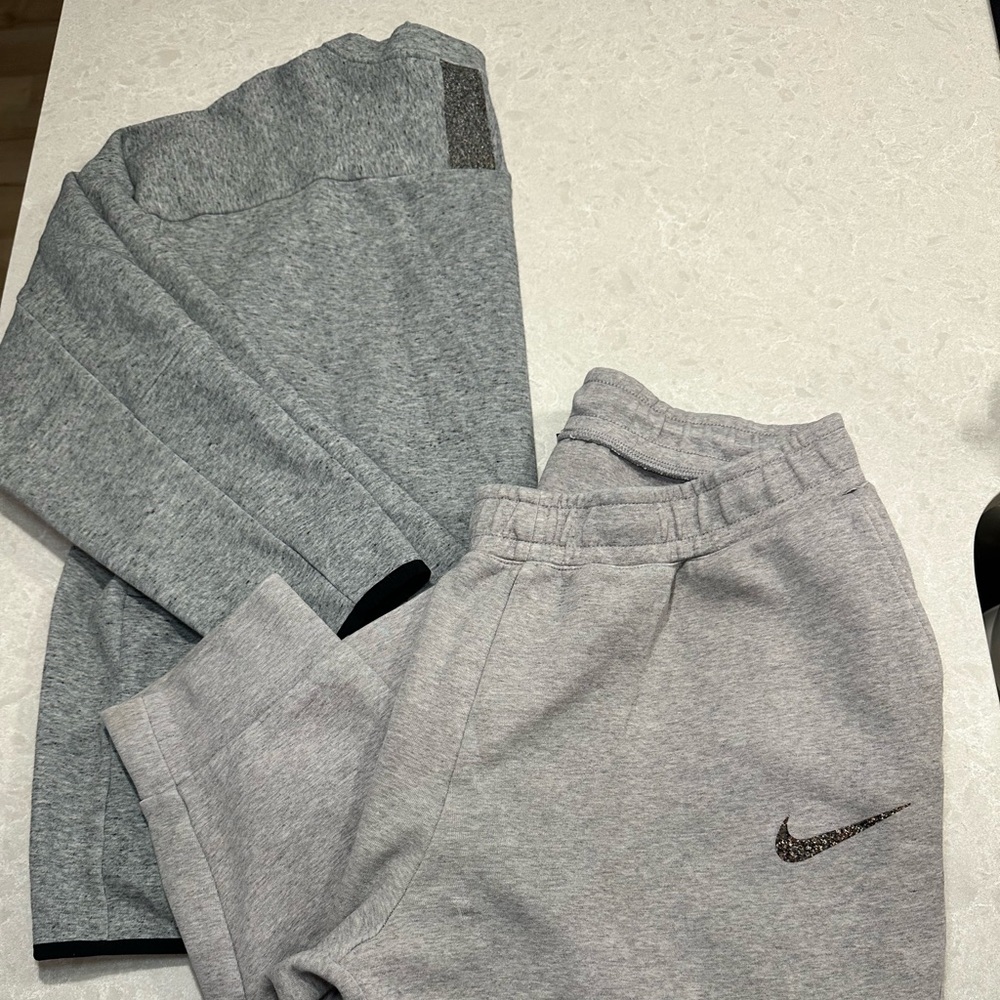 Nike Men’s Tech Fleece Joggers & Sweatshirt Set